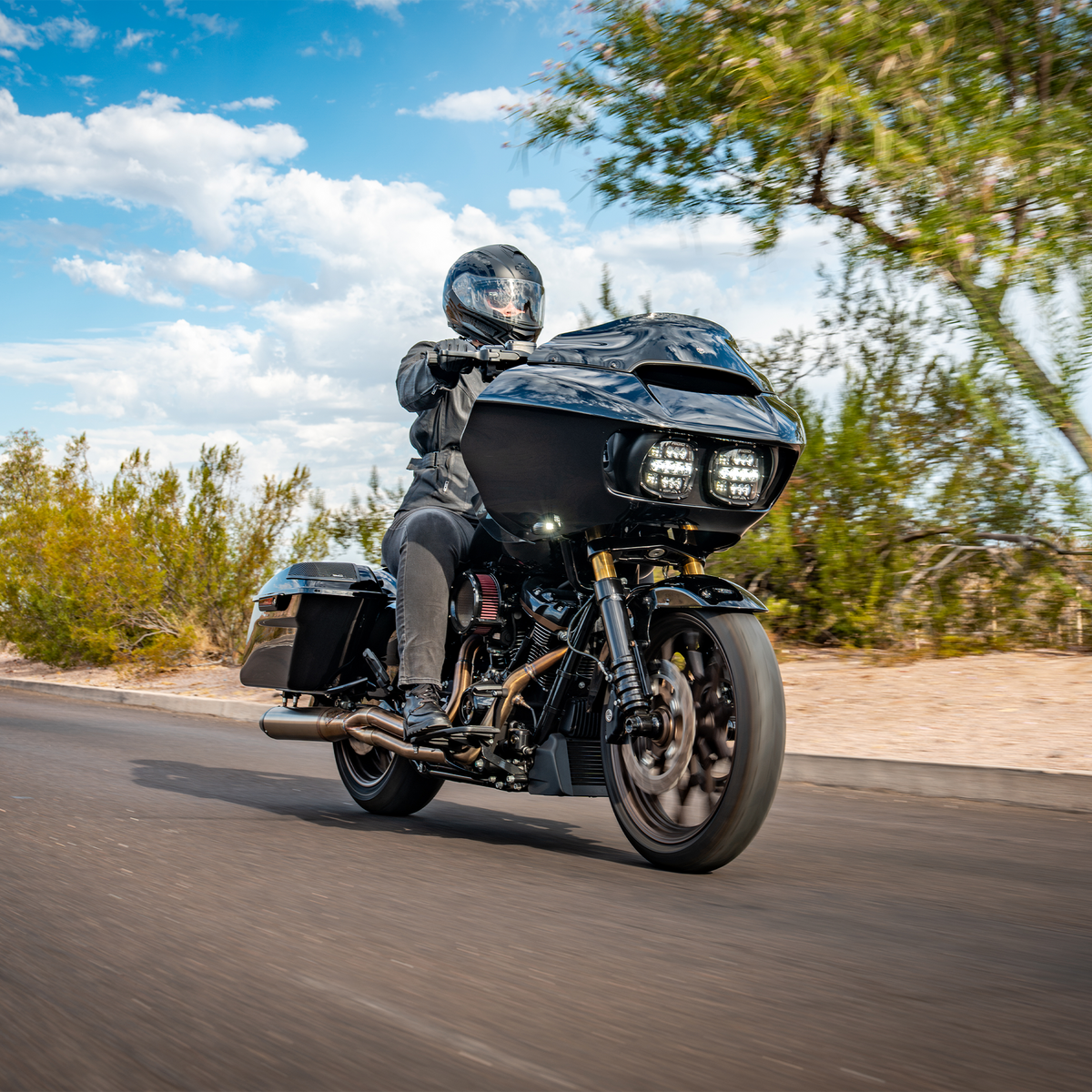 HD14BL69 Lifestyle Motorcycle Front View