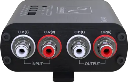 Wāvtech linkDQ panel with paired RCA input and output sockets.