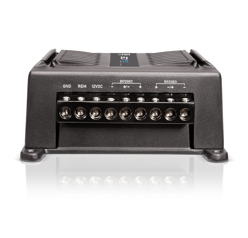Banda BD 400.4 2-ohm amplifier, power and speaker terminals