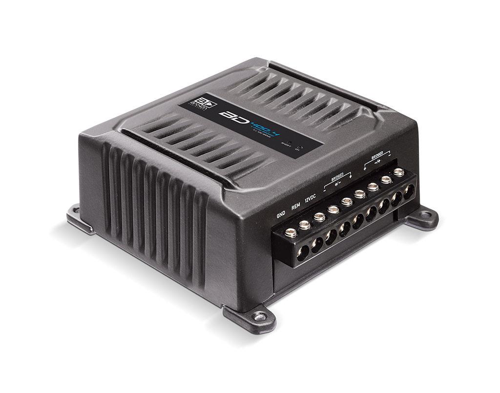 Banda BD 400.4 2-ohm amplifier, angled terminal-panel view