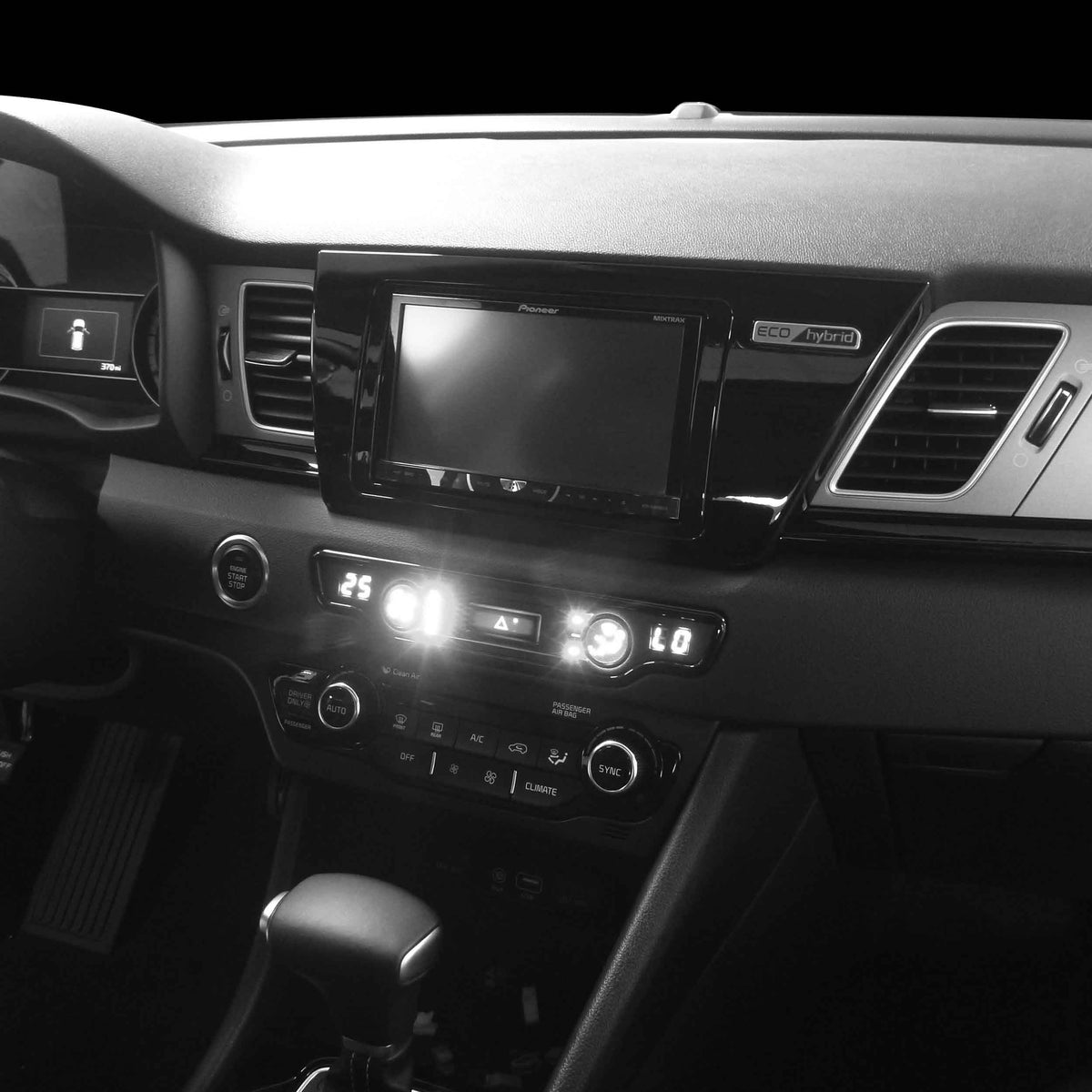 Kia Niro 2017-2019 (without factory NAV) — 99-7382HG