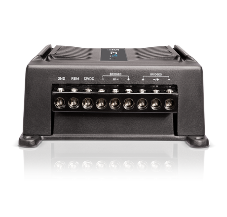Banda BD 400.4 2-ohm amplifier, power and speaker terminals
