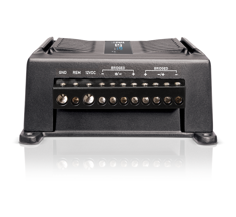Banda BD 800.4 2-ohm amplifier, power and speaker terminals