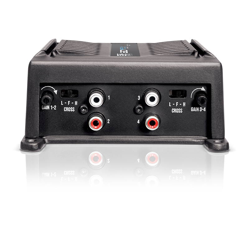 Banda BD 800.4 2-ohm amplifier, input and controls panel